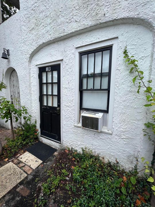 For Rent: $1,550 (1 beds, 1 baths, 630 Square Feet)