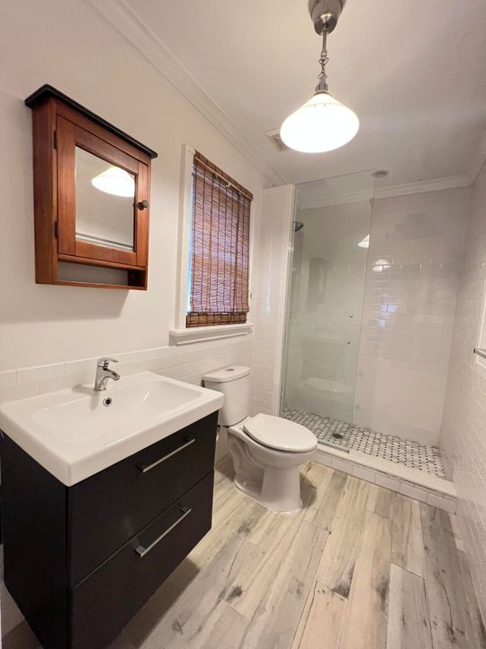 For Rent: $1,550 (1 beds, 1 baths, 630 Square Feet)