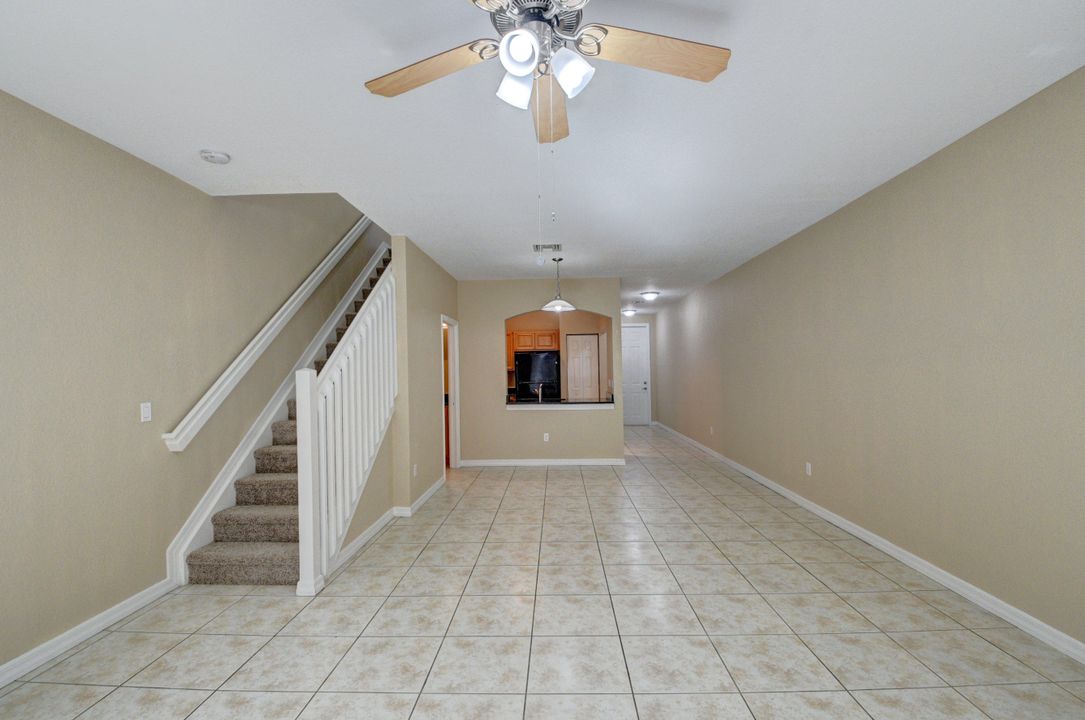 For Rent: $2,300 (3 beds, 2 baths, 1498 Square Feet)