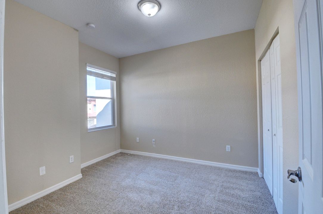 For Rent: $2,300 (3 beds, 2 baths, 1498 Square Feet)