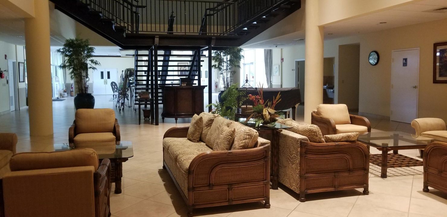 待售: $105,000 (1 贝兹, 1 浴室, 754 平方英尺)