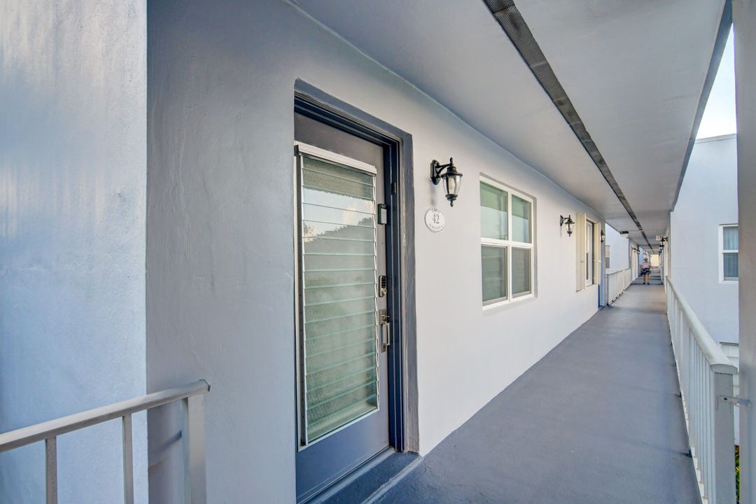 For Rent: $1,800 (1 beds, 1 baths, 760 Square Feet)