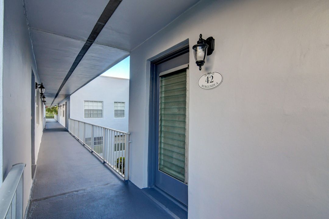 For Rent: $1,800 (1 beds, 1 baths, 760 Square Feet)