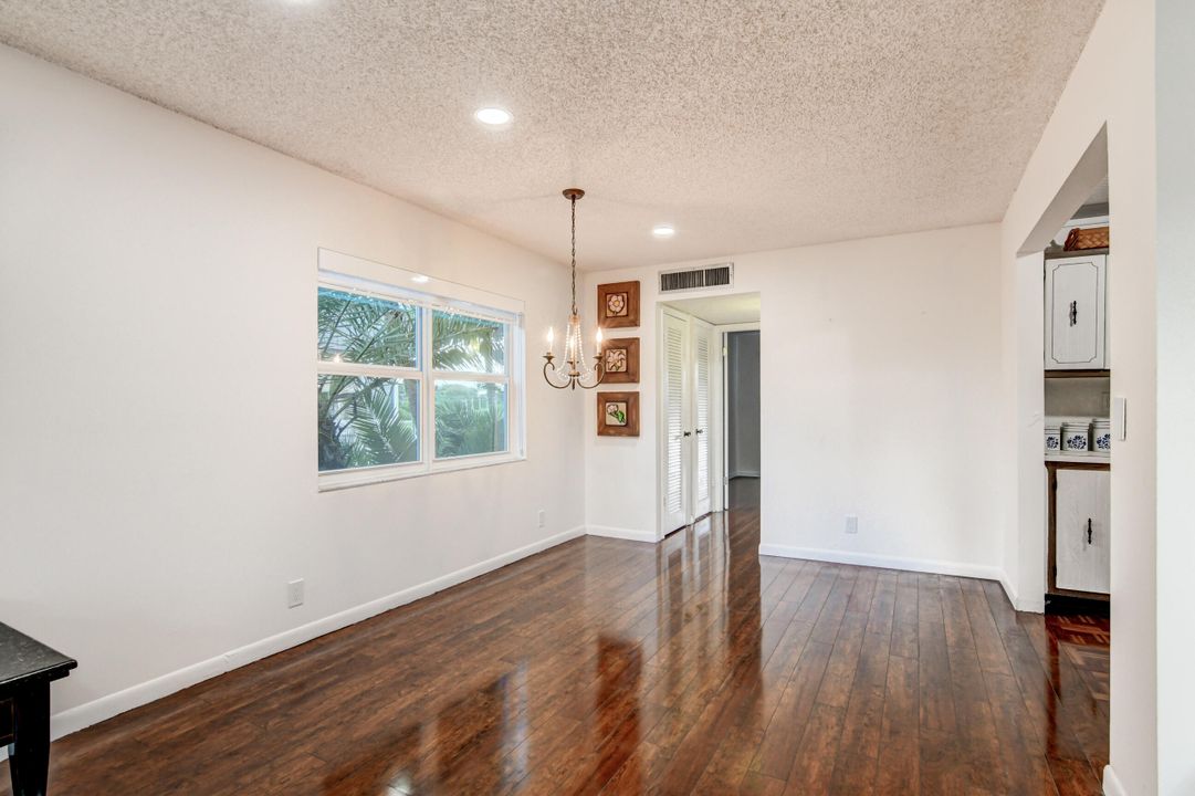 For Rent: $1,800 (1 beds, 1 baths, 760 Square Feet)