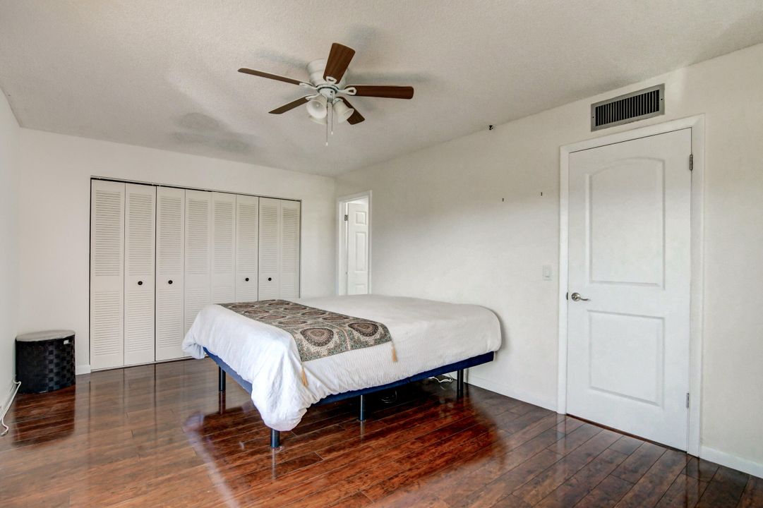 For Rent: $1,800 (1 beds, 1 baths, 760 Square Feet)