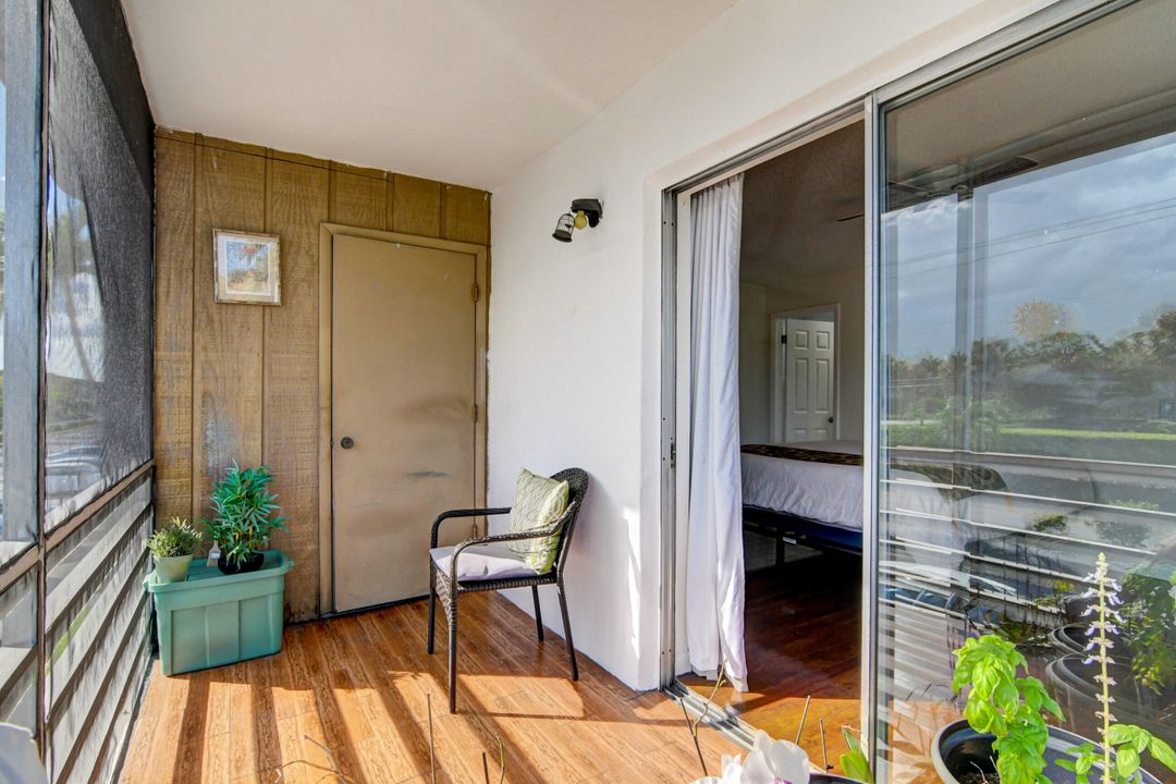 For Rent: $1,800 (1 beds, 1 baths, 760 Square Feet)