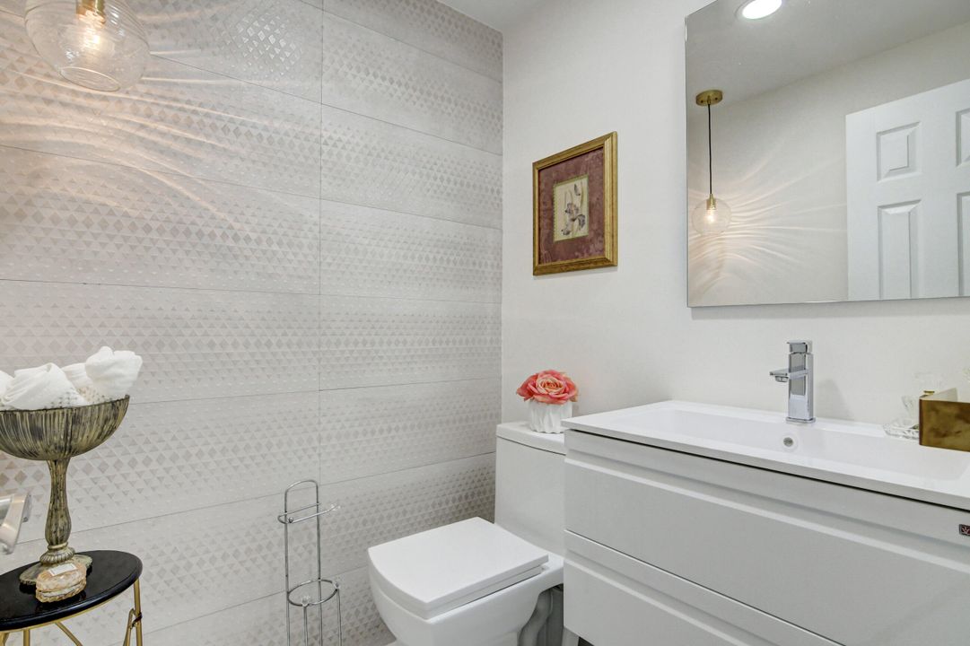 For Rent: $1,800 (1 beds, 1 baths, 760 Square Feet)