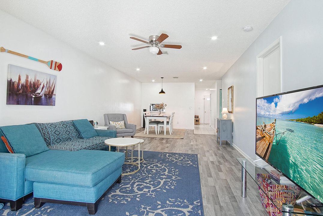 На продажу: $125,000 (2 спален, 2 ванн, 1186 Квадратных фут)