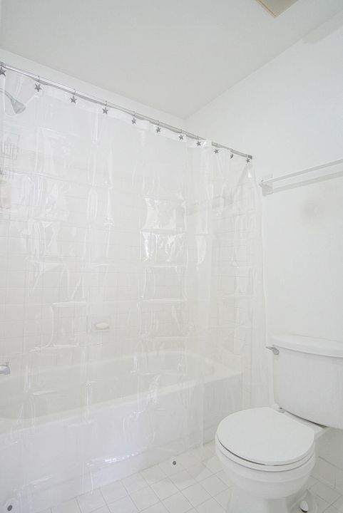 На продажу: $125,000 (2 спален, 2 ванн, 1186 Квадратных фут)