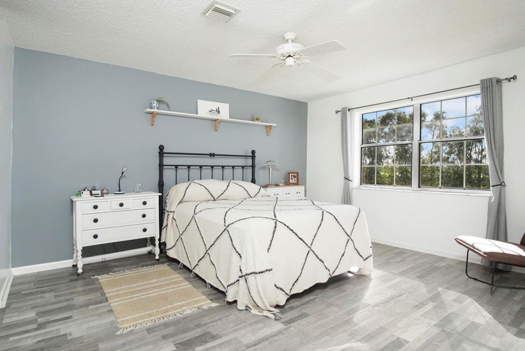 На продажу: $125,000 (2 спален, 2 ванн, 1186 Квадратных фут)