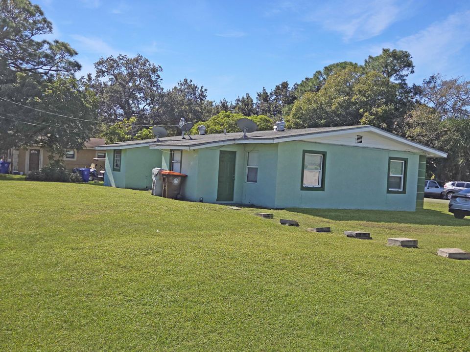 For Sale: $500,000 (0 beds, 0 baths, 2704 Square Feet)