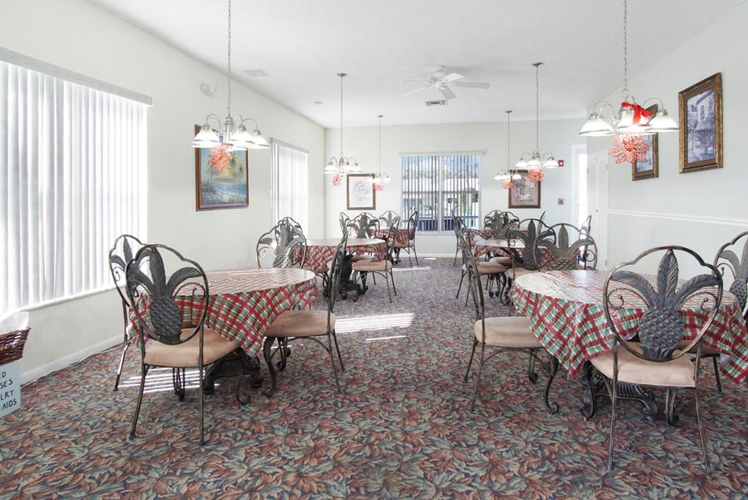 На продажу: $125,000 (2 спален, 2 ванн, 1186 Квадратных фут)