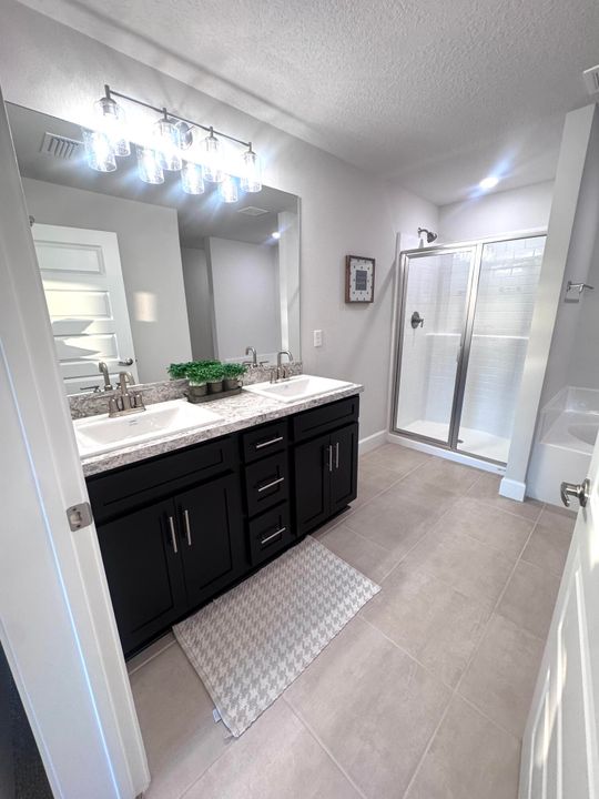 For Sale: $329,300 (3 beds, 2 baths, 1300 Square Feet)