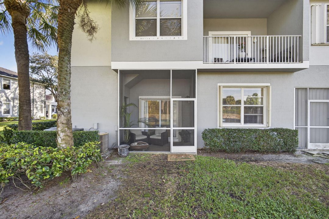 For Rent: $2,400 (3 beds, 2 baths, 1316 Square Feet)