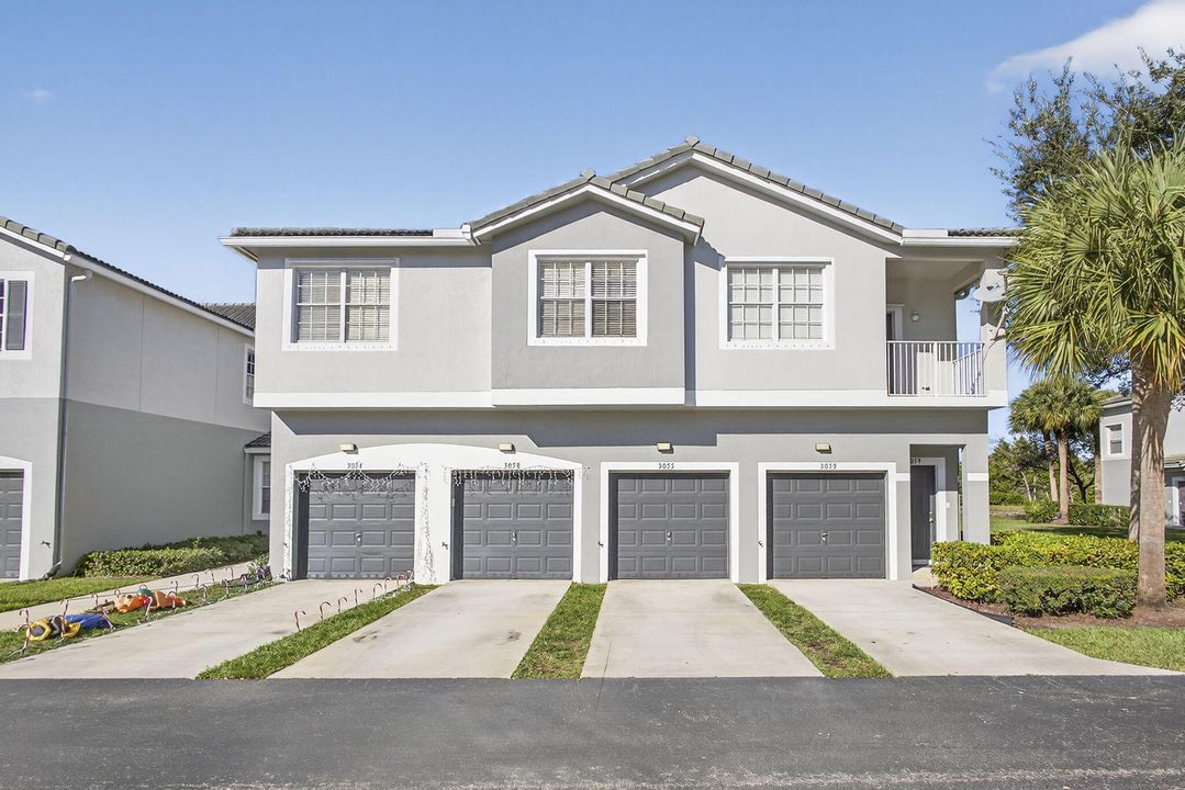 For Rent: $2,400 (3 beds, 2 baths, 1316 Square Feet)