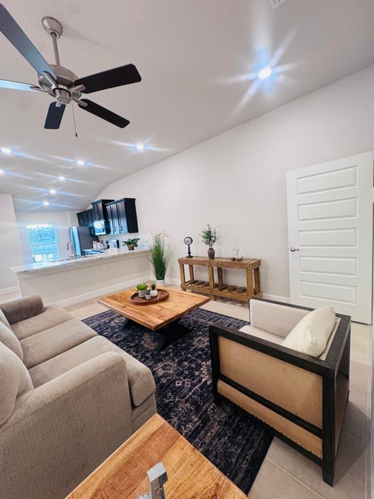 For Sale: $329,300 (3 beds, 2 baths, 1300 Square Feet)