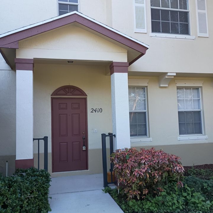 出租: $1,995 (3 贝兹, 2 浴室, 1378 平方英尺)