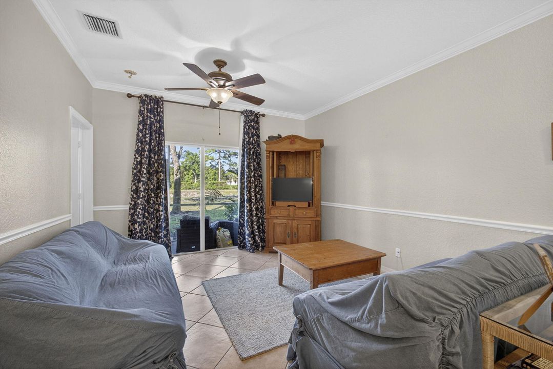 For Rent: $2,400 (3 beds, 2 baths, 1316 Square Feet)