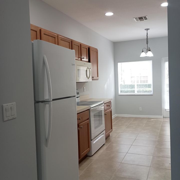 出租: $1,995 (3 贝兹, 2 浴室, 1378 平方英尺)