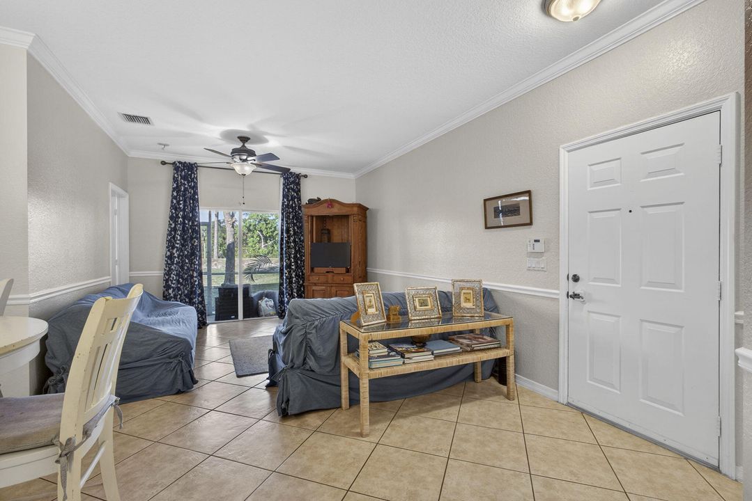 For Rent: $2,400 (3 beds, 2 baths, 1316 Square Feet)