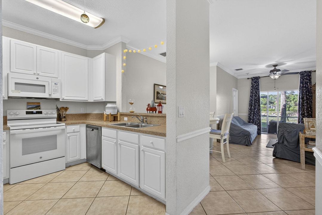 For Rent: $2,400 (3 beds, 2 baths, 1316 Square Feet)