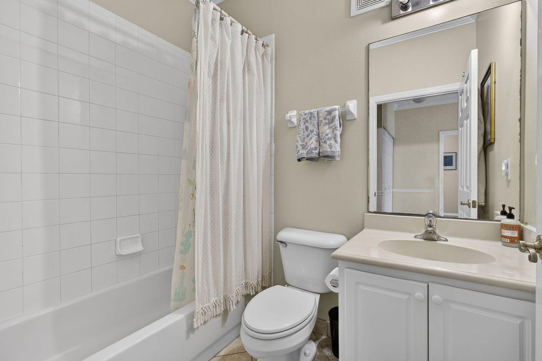 For Rent: $2,400 (3 beds, 2 baths, 1316 Square Feet)