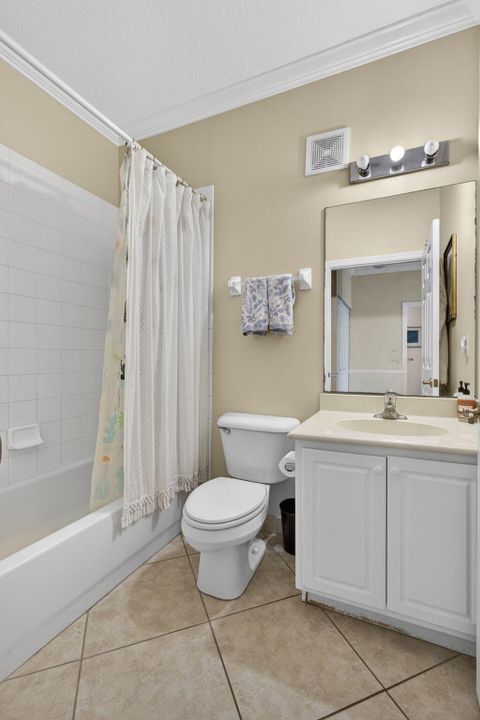 For Rent: $2,400 (3 beds, 2 baths, 1316 Square Feet)