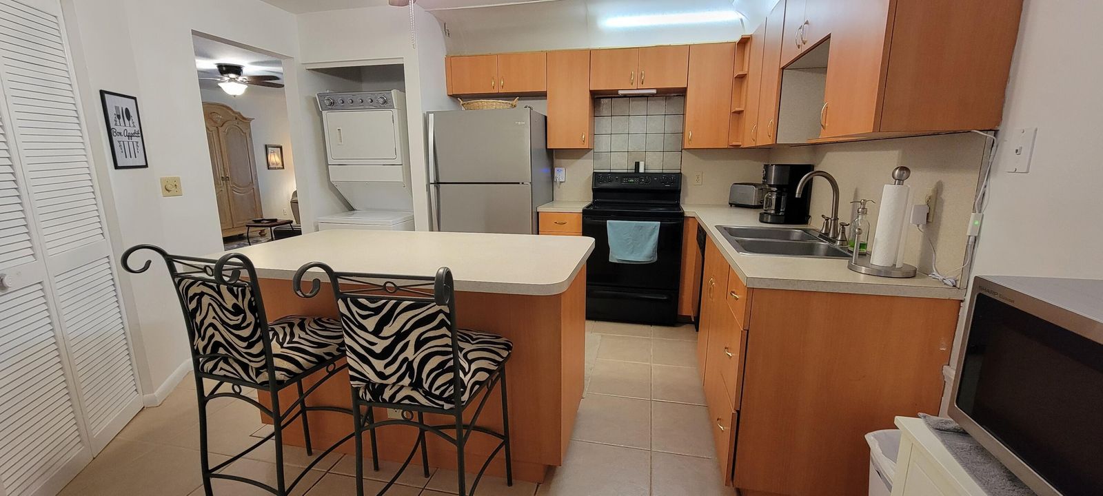 В аренду: $2,800 (3 спален, 2 ванн, 1428 Квадратных фут)