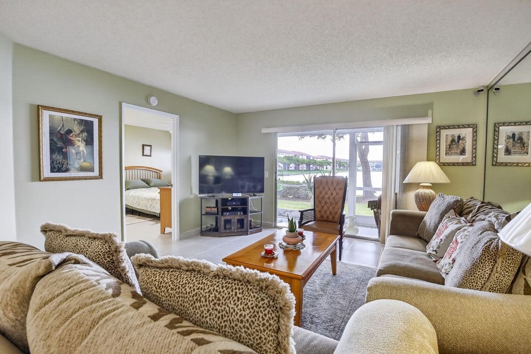 En Venta: $265,000 (2 camas, 2 baños, 1082 Pies cuadrados)