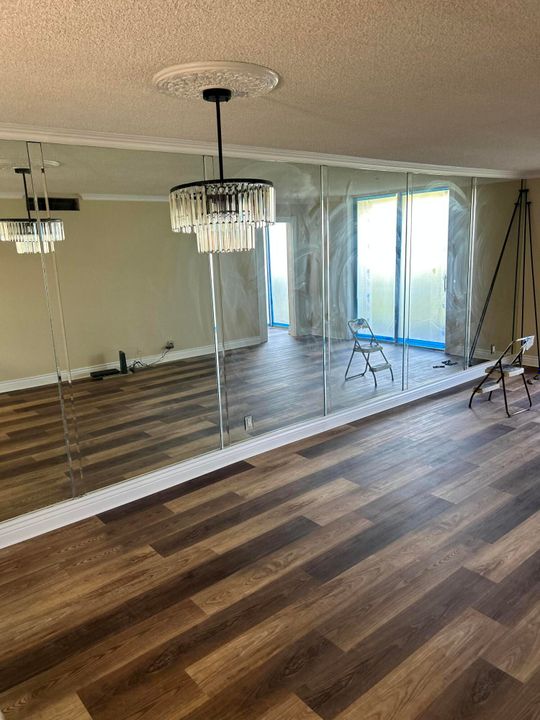 出租: $2,350 (2 贝兹, 2 浴室, 1050 平方英尺)