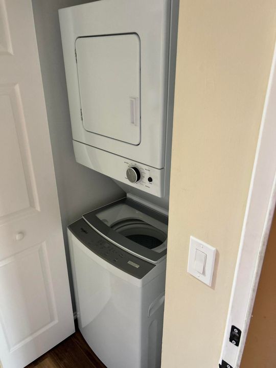 出租: $2,350 (2 贝兹, 2 浴室, 1050 平方英尺)