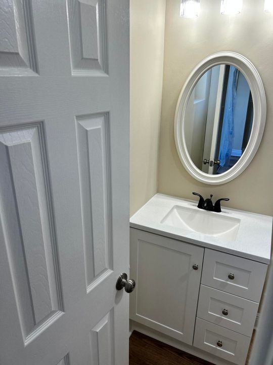 出租: $2,350 (2 贝兹, 2 浴室, 1050 平方英尺)