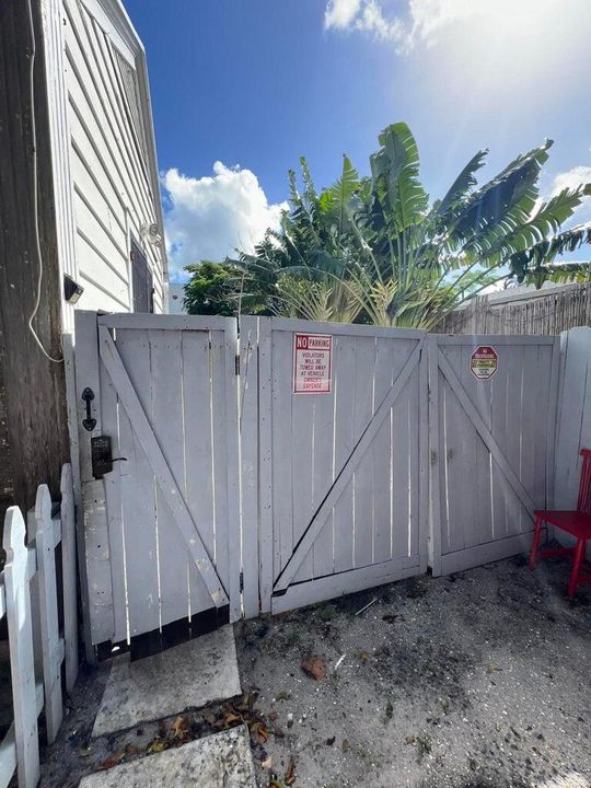 For Rent: $1,550 (1 beds, 1 baths, 630 Square Feet)