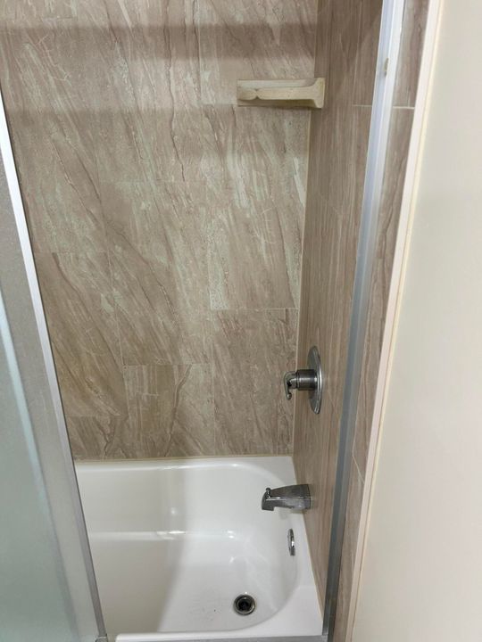 出租: $2,350 (2 贝兹, 2 浴室, 1050 平方英尺)