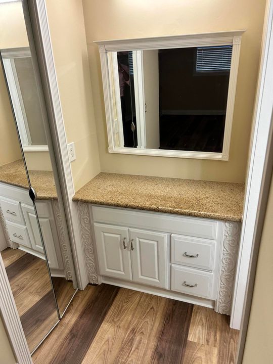 出租: $2,350 (2 贝兹, 2 浴室, 1050 平方英尺)