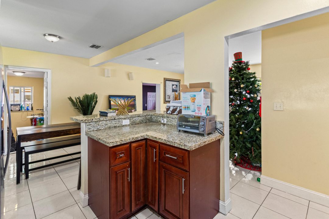 Activo con contrato: $462,500 (3 camas, 2 baños, 1385 Pies cuadrados)