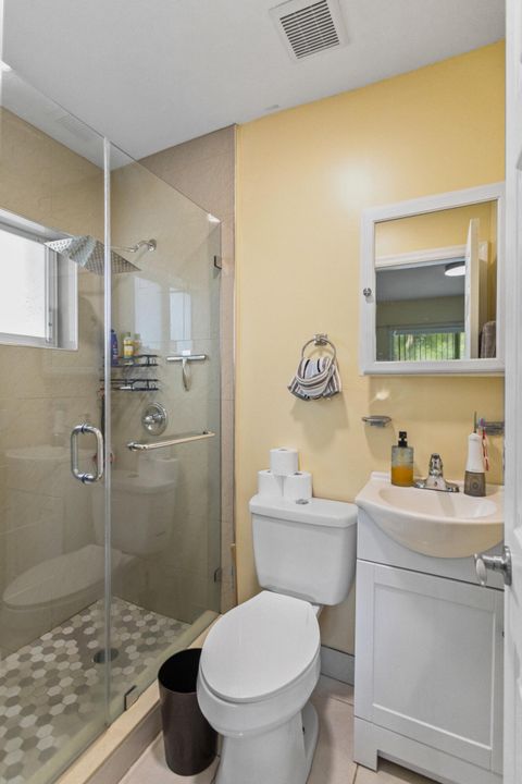 Activo con contrato: $462,500 (3 camas, 2 baños, 1385 Pies cuadrados)