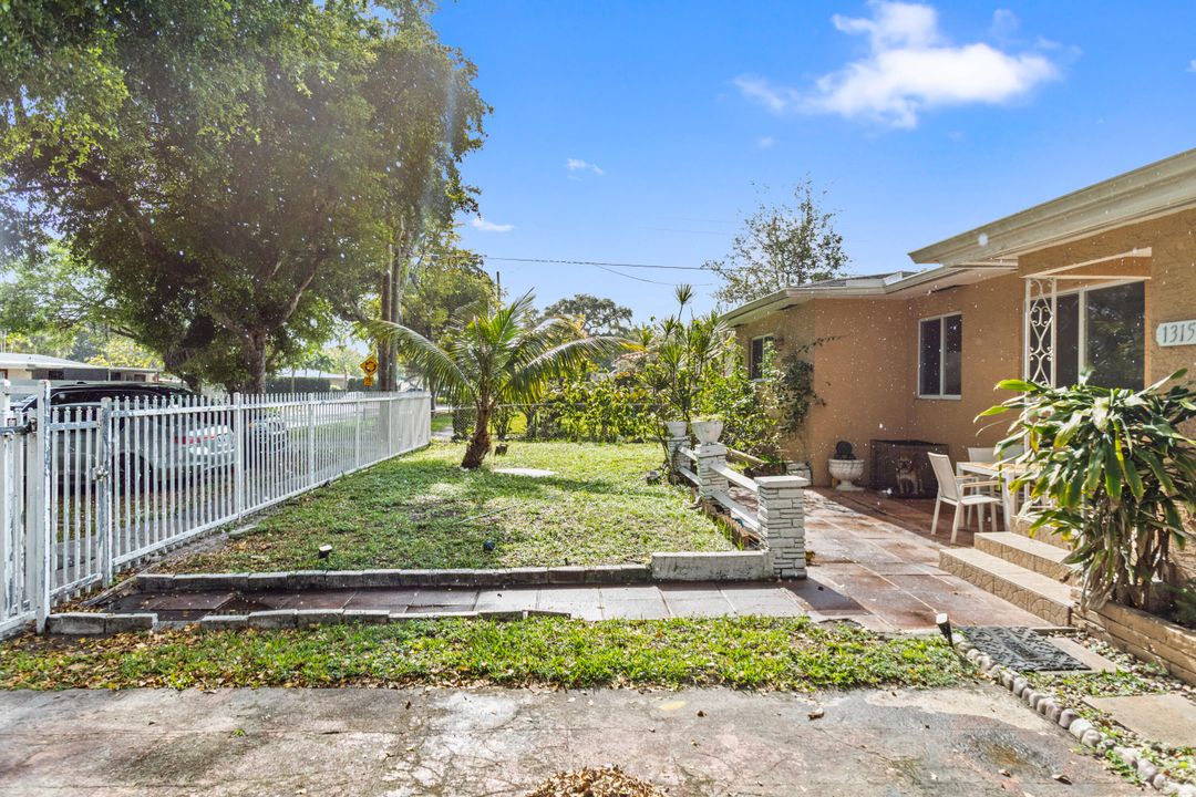 Activo con contrato: $462,500 (3 camas, 2 baños, 1385 Pies cuadrados)