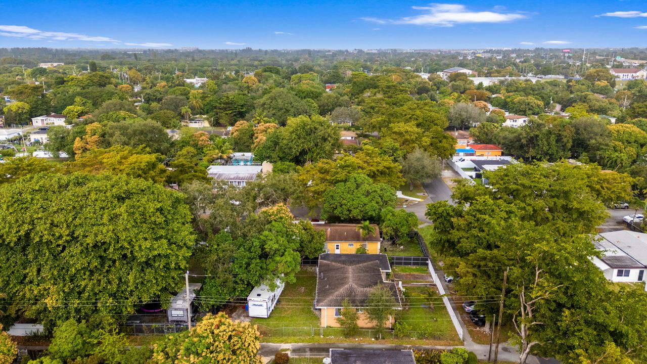 Activo con contrato: $462,500 (3 camas, 2 baños, 1385 Pies cuadrados)