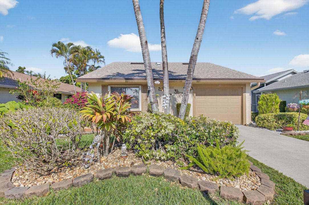 For Sale: $399,000 (2 beds, 2 baths, 1727 Square Feet)