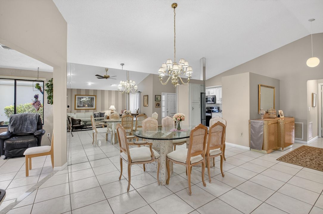 For Sale: $399,000 (2 beds, 2 baths, 1727 Square Feet)