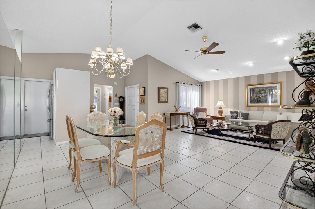 For Sale: $399,000 (2 beds, 2 baths, 1727 Square Feet)