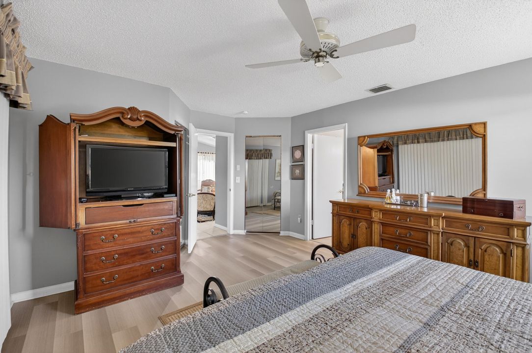 For Sale: $399,000 (2 beds, 2 baths, 1727 Square Feet)