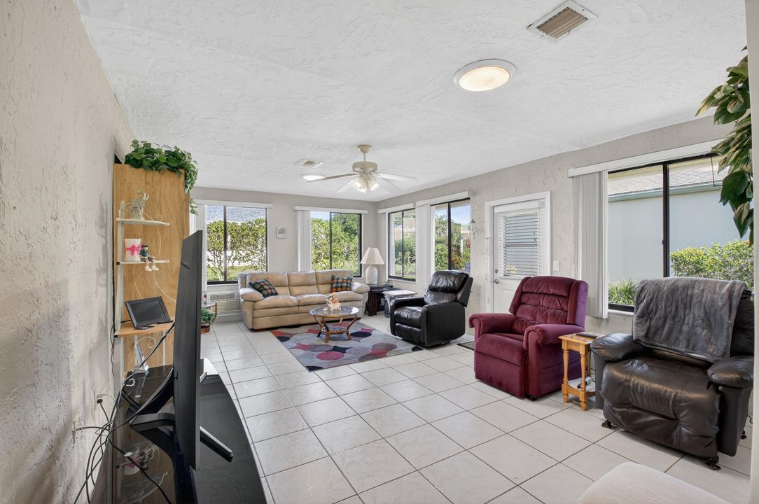 For Sale: $399,000 (2 beds, 2 baths, 1727 Square Feet)