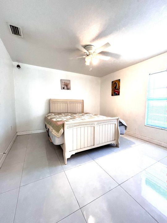 待售: $189,000 (2 贝兹, 1 浴室, 1008 平方英尺)