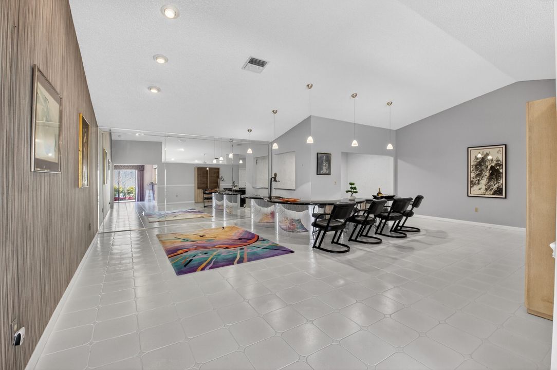 En Venta: $399,500 (2 camas, 2 baños, 1809 Pies cuadrados)