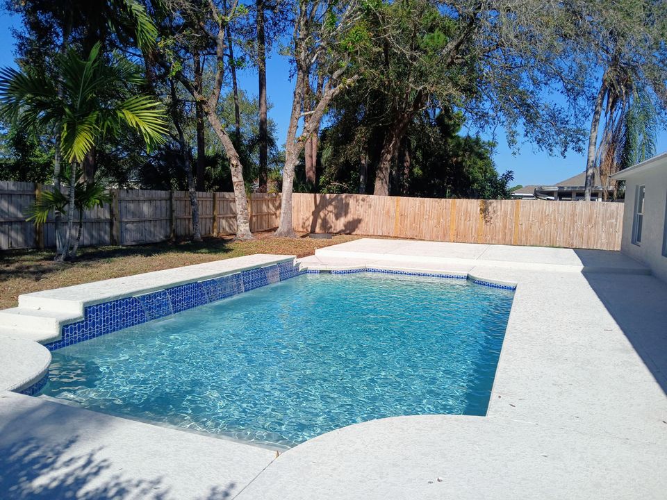 待售: $459,800 (4 贝兹, 2 浴室, 1930 平方英尺)