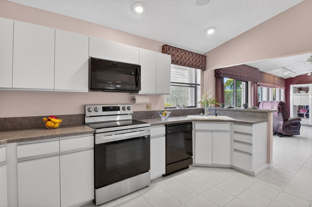 En Venta: $399,500 (2 camas, 2 baños, 1809 Pies cuadrados)