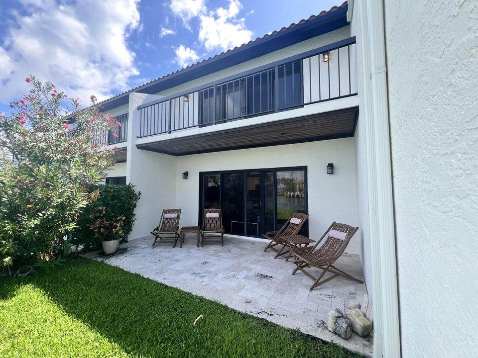 出租: $7,500 (2 贝兹, 2 浴室, 1478 平方英尺)