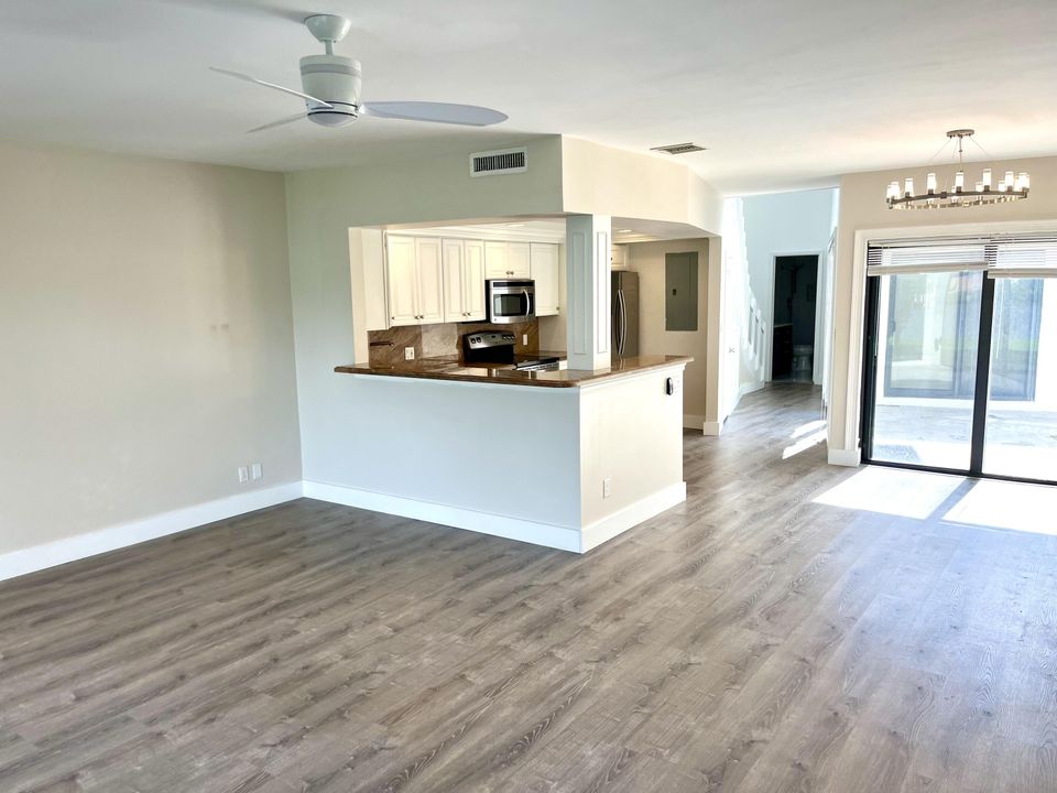 出租: $7,500 (2 贝兹, 2 浴室, 1478 平方英尺)